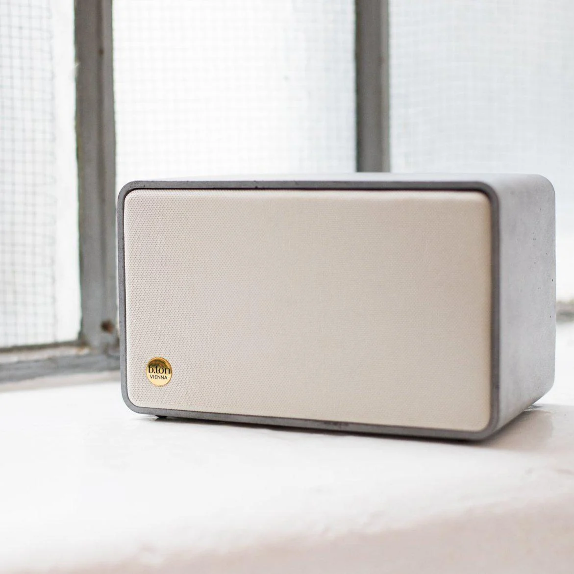 Anthracite Concrete Bluetooth Speaker - Image 4
