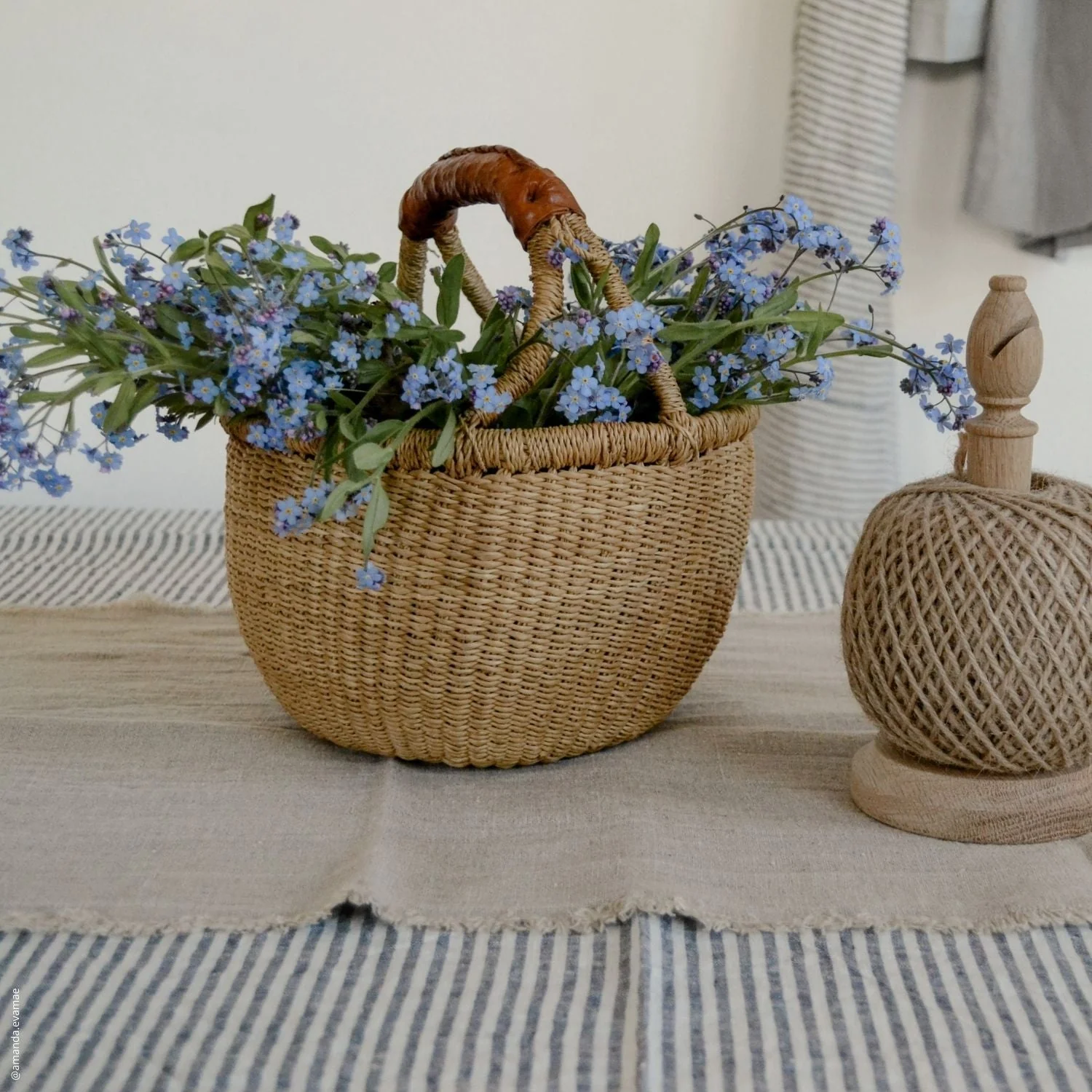 Natural Linen Table Runner with Fringe (Set of 3) - Image 3