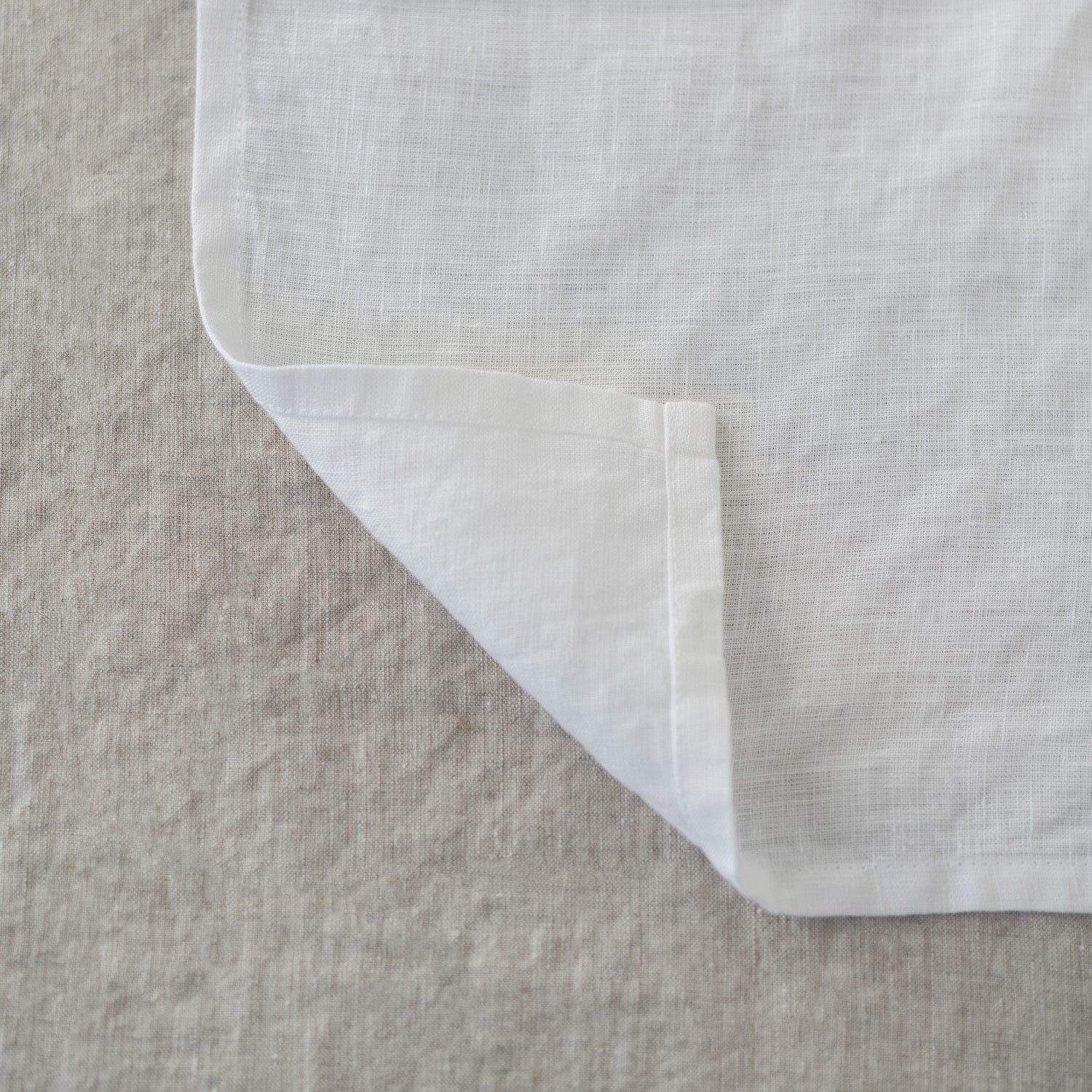 White Lightweight Linen Table Runner (Set of 3) - Image 4