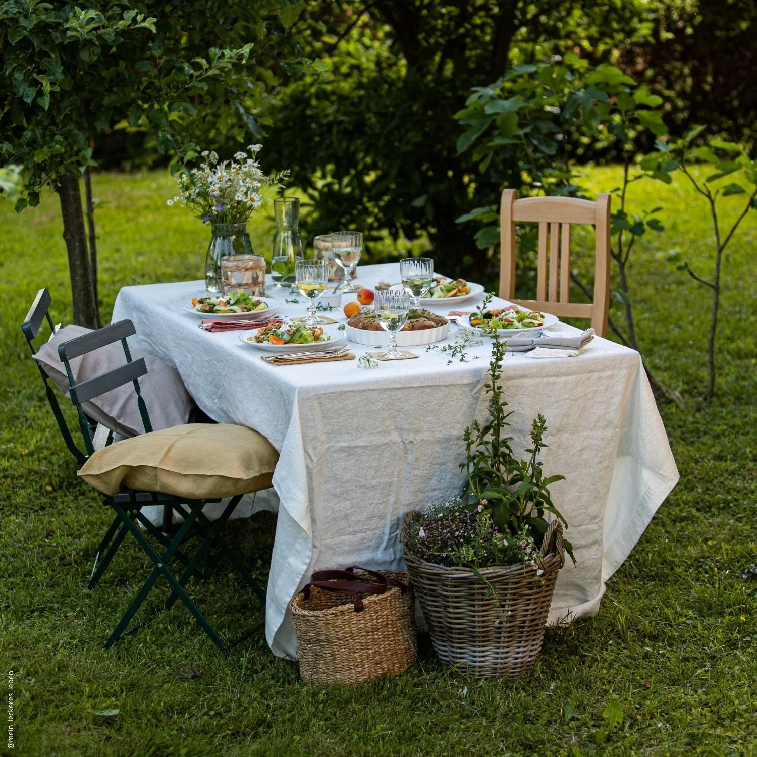 White Linen Tablecloth - Image 5
